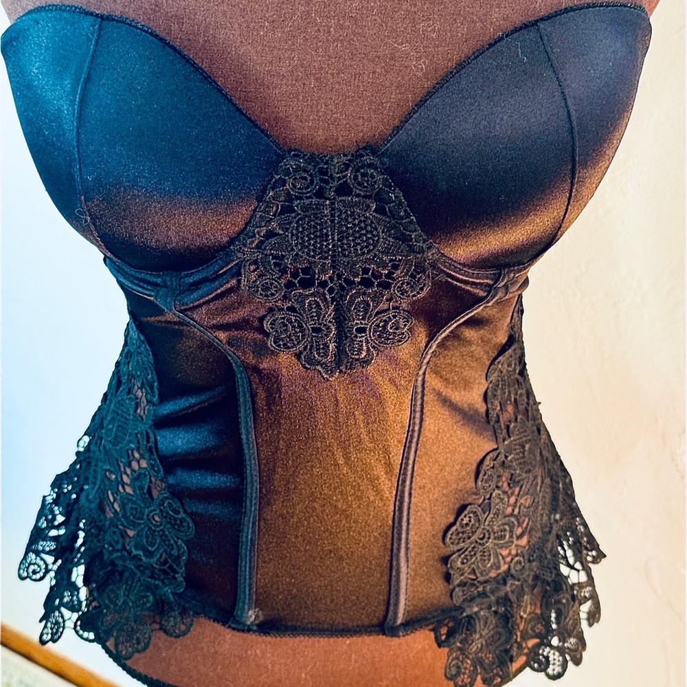 Elegant Black Lace Corset, Fredrick’s of Hollywood Lingerie, nightwear, Sz Small - Picture 12 of 12